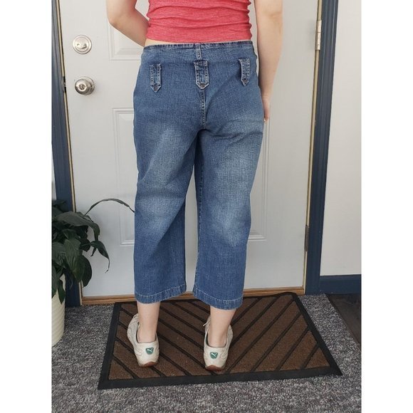 Y2K Low Rise Capris with No Back Pockets - Picture 3 of 5